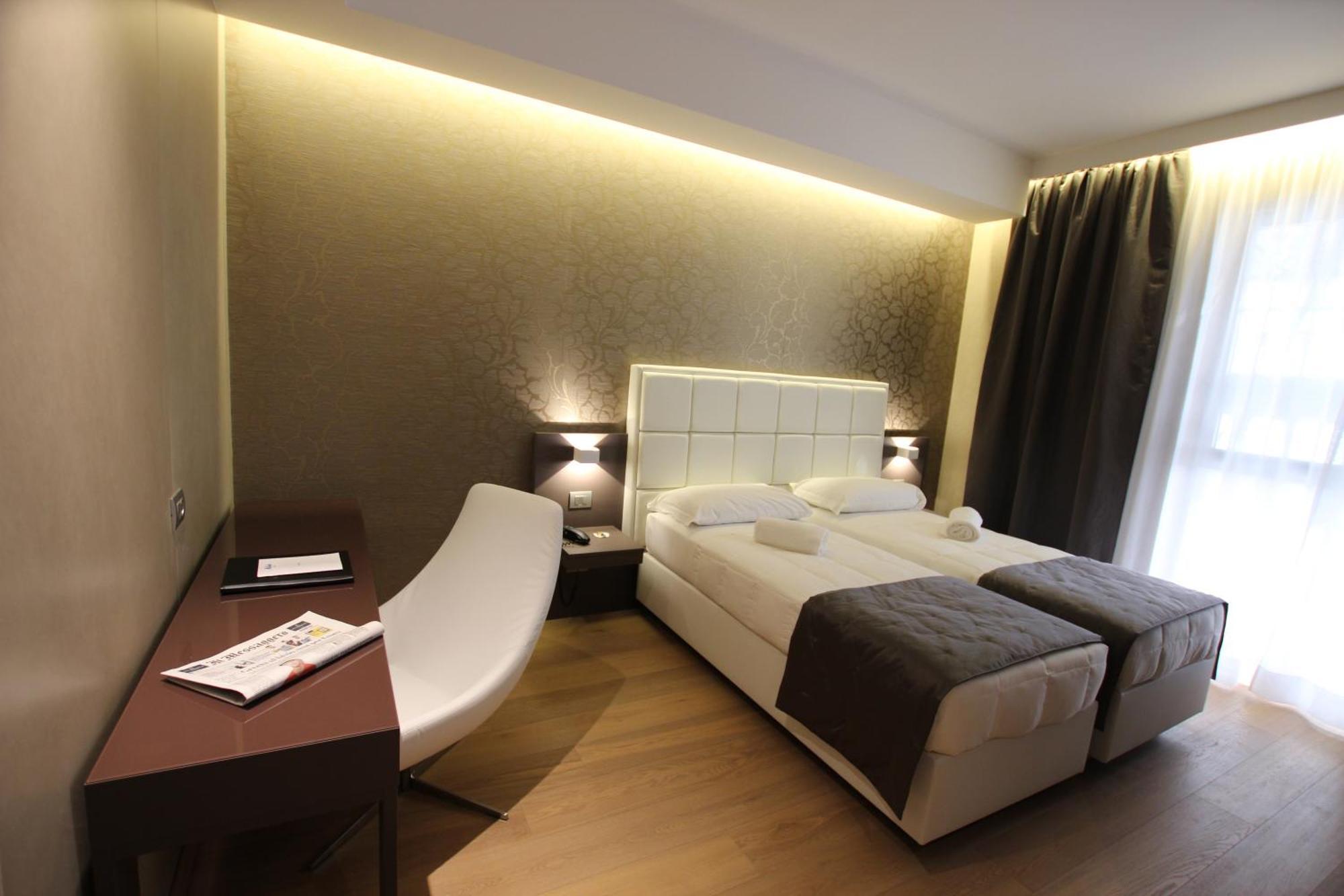 Mokinba Hotels Baviera Mailand Zimmer foto