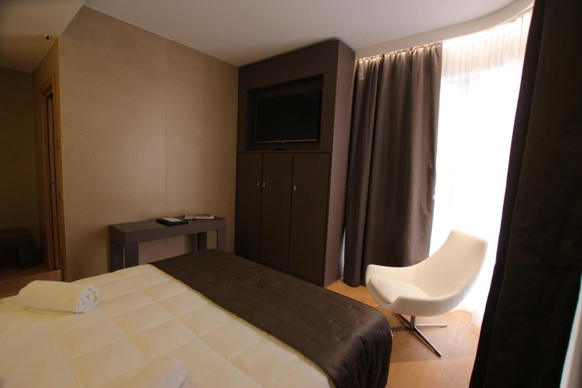 Mokinba Hotels Baviera Mailand Zimmer foto