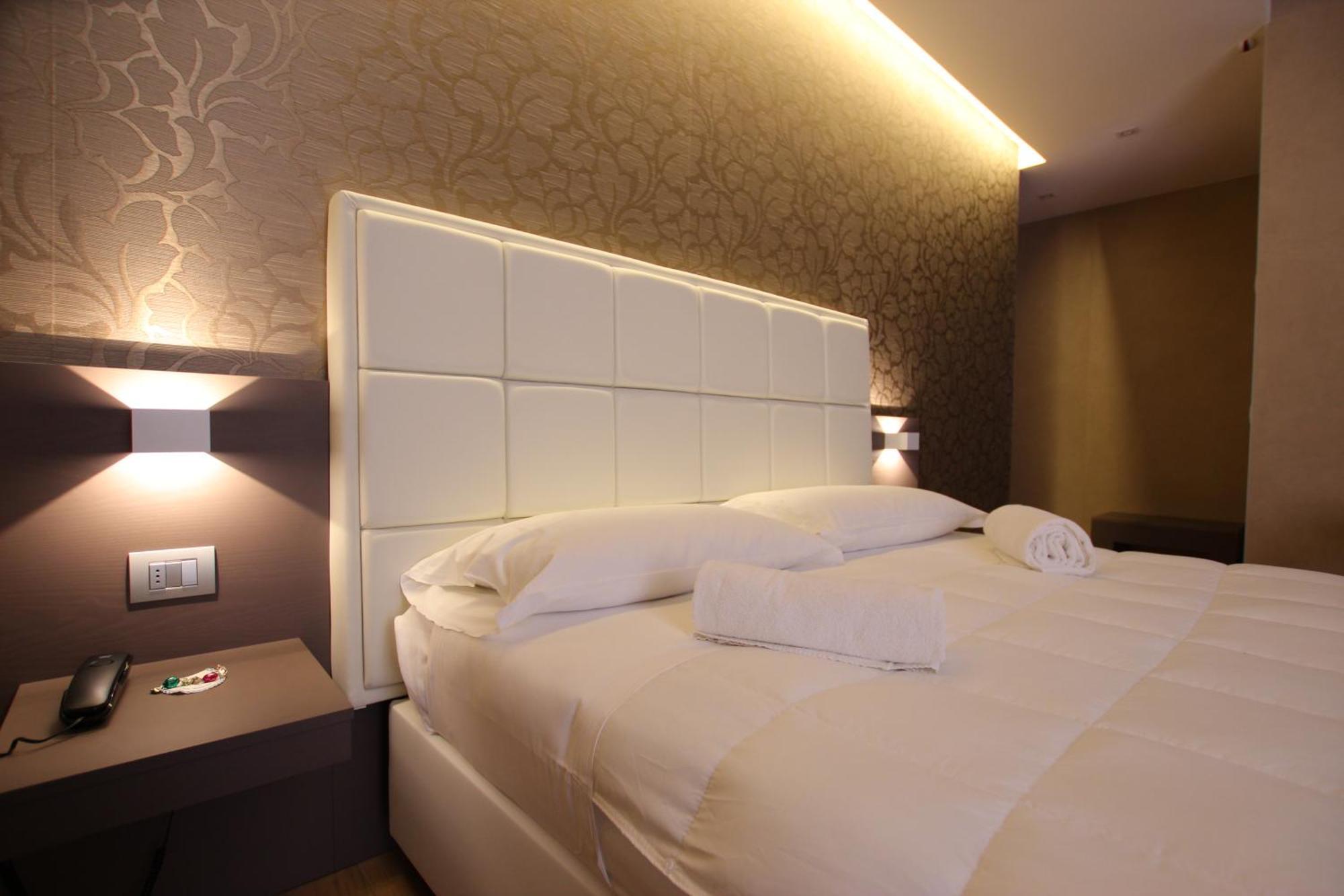 Mokinba Hotels Baviera Mailand Zimmer foto