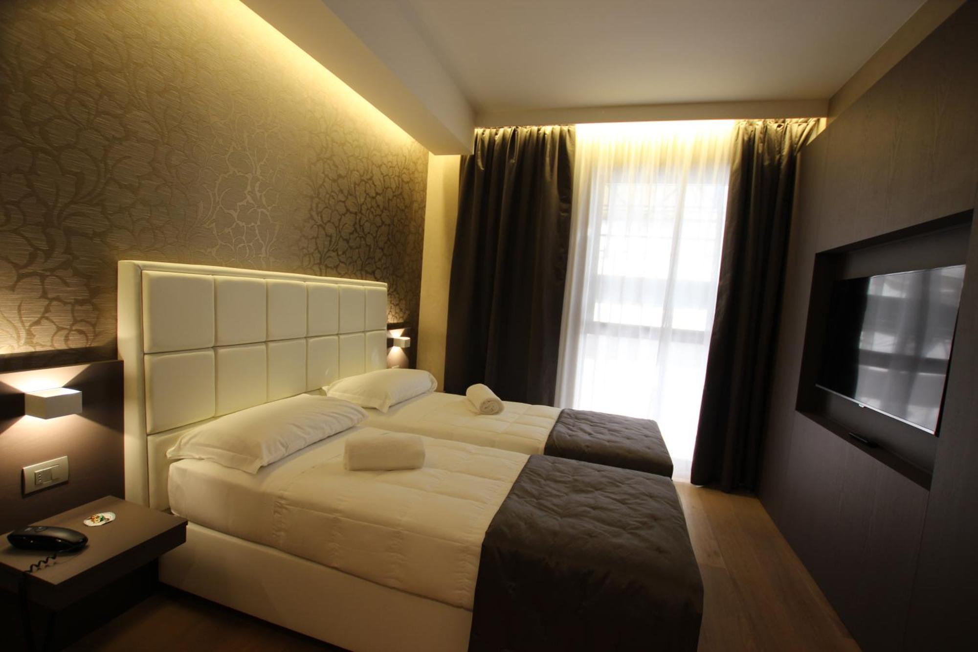 Mokinba Hotels Baviera Mailand Zimmer foto