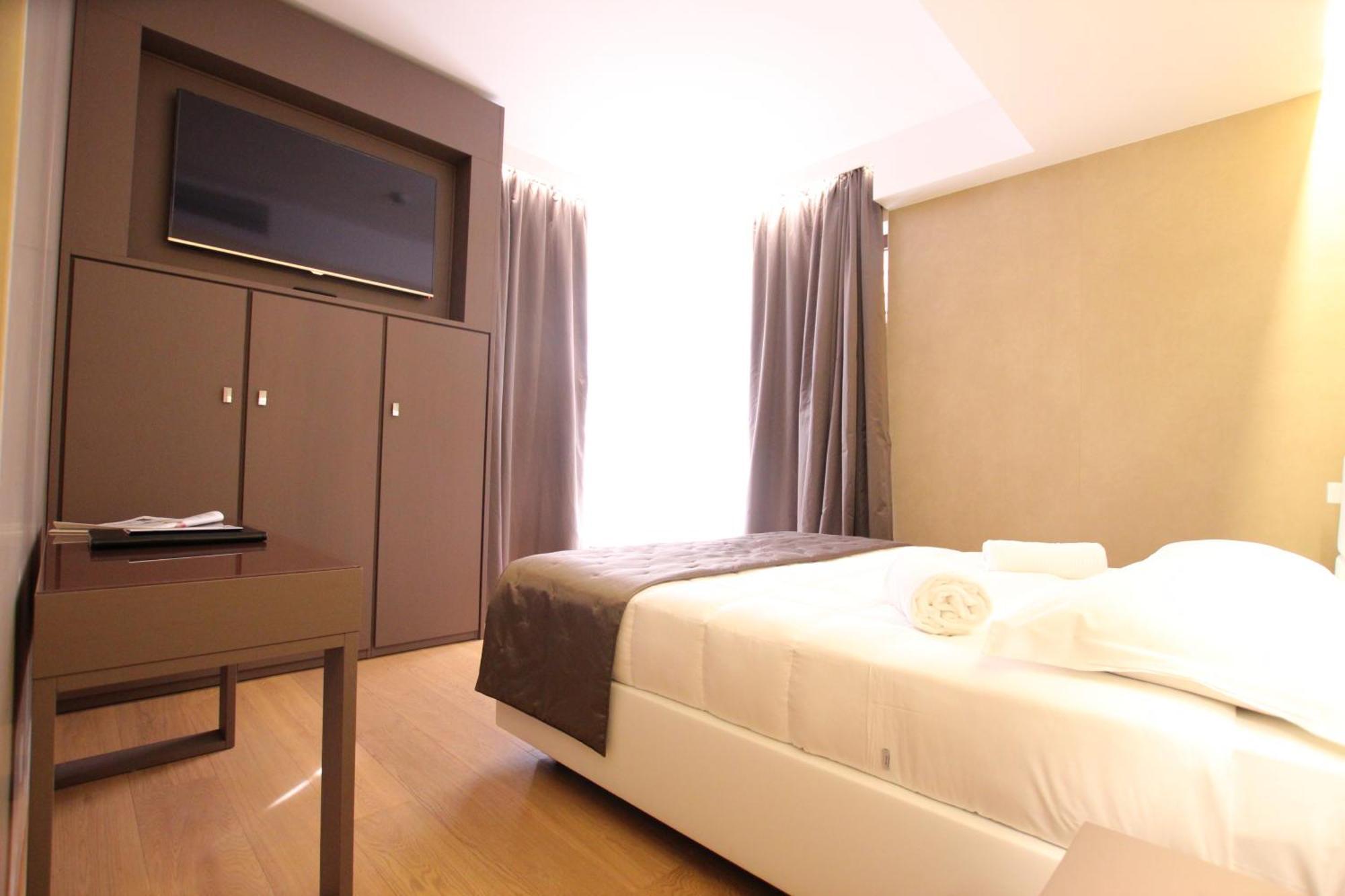 Mokinba Hotels Baviera Mailand Zimmer foto